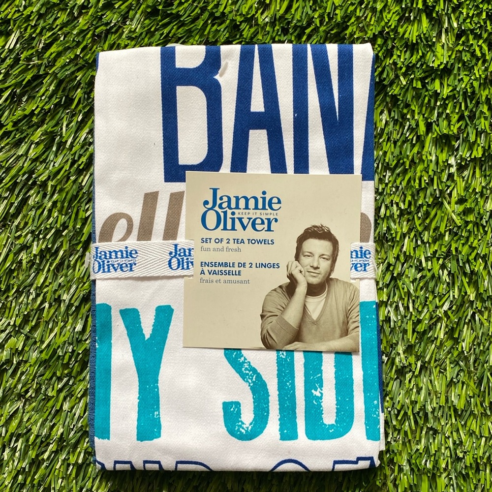 Set of 2 tea towels.